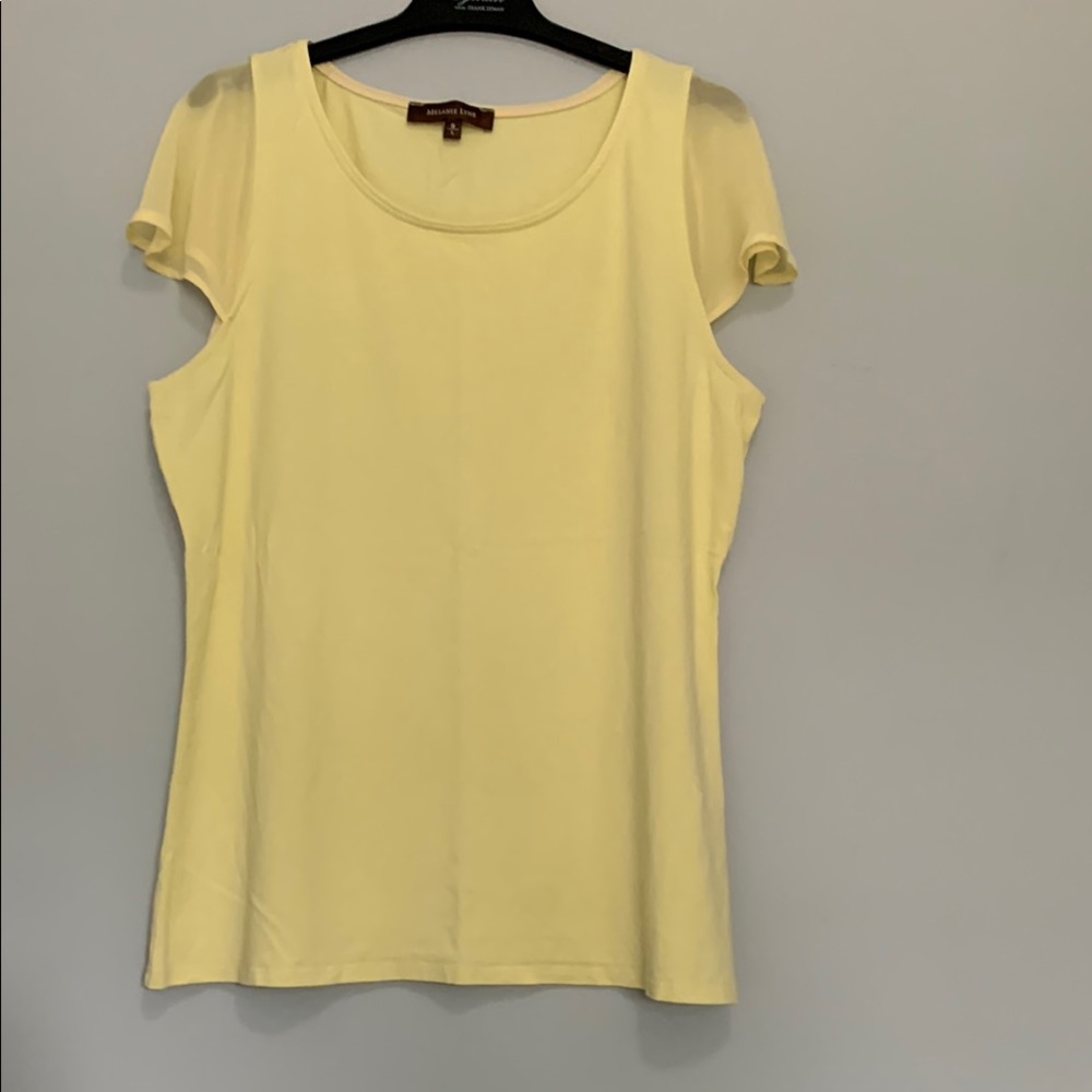 L-large Melanie Lyne stretch tee with sheer cap sleeve